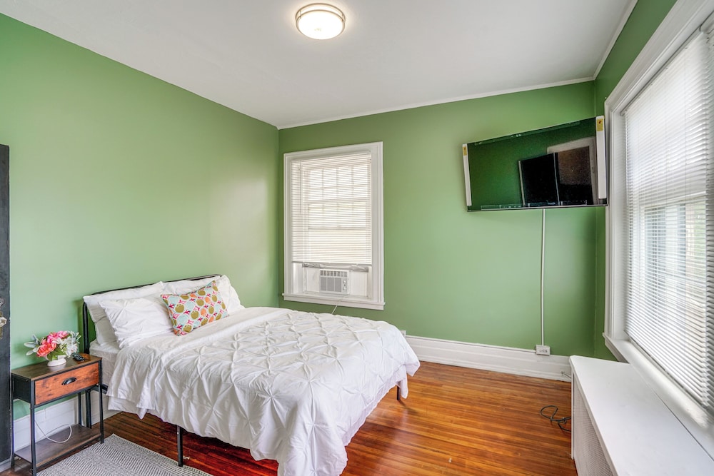 Steps to Union College: Home w/ Shared Yard!
