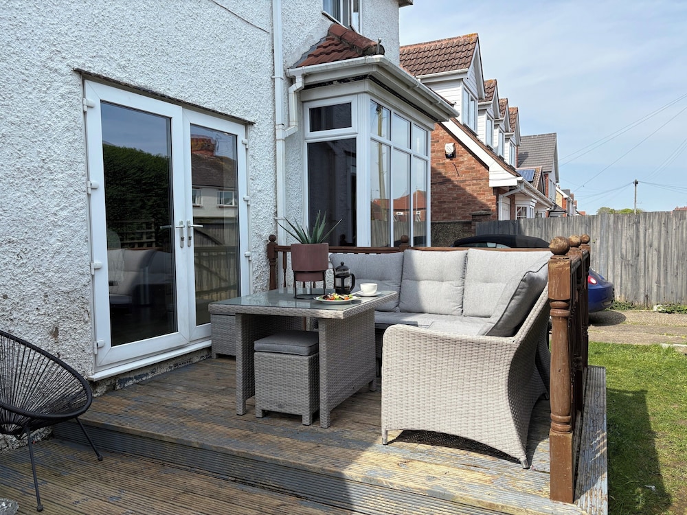 10 Guests - 5 Bedrooms - Free Parking - Petok
