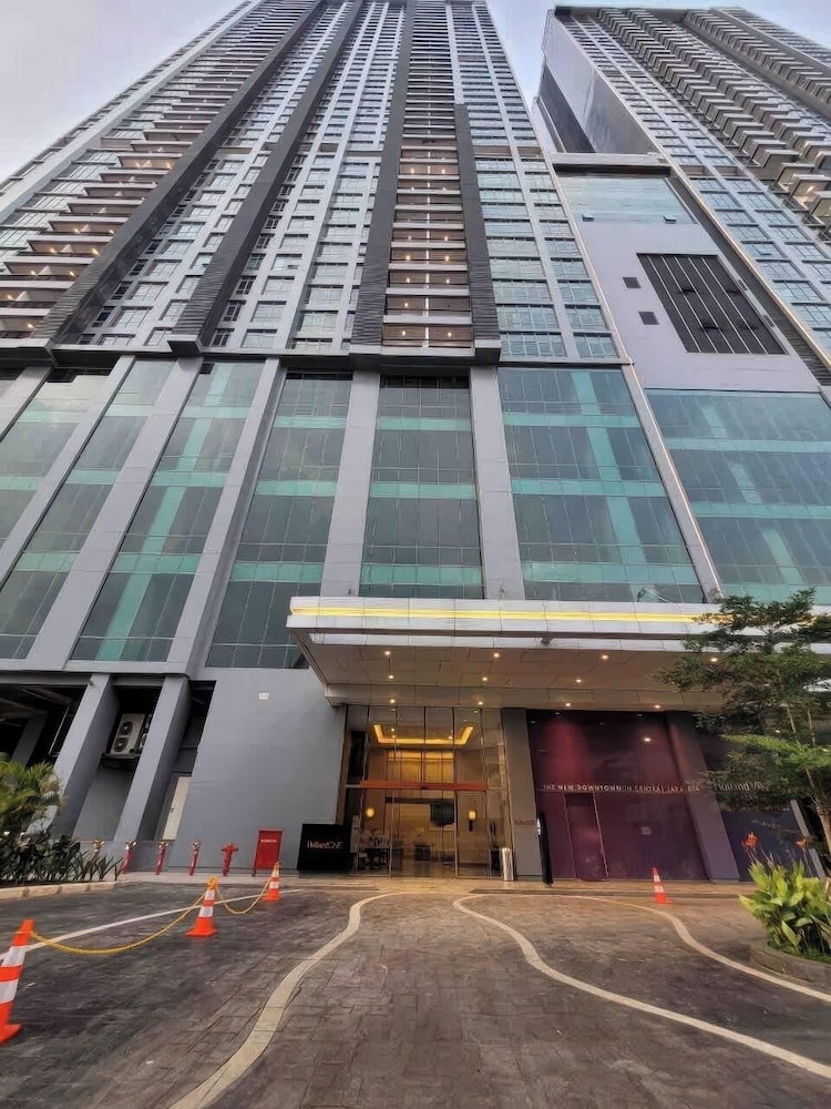 Staycation Jakarta Holland Village