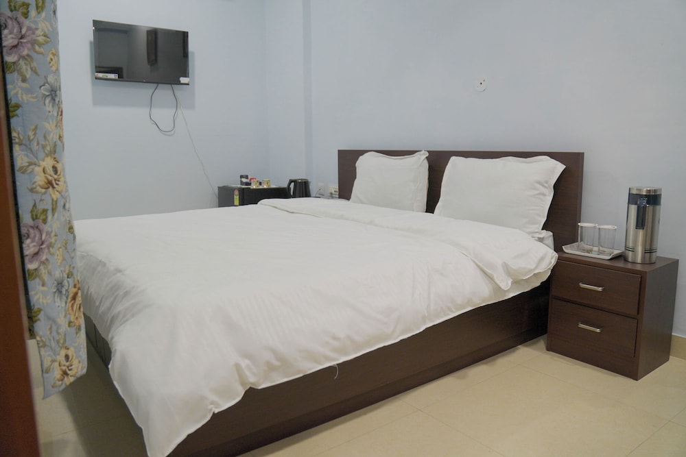 Dev Sneh Residency