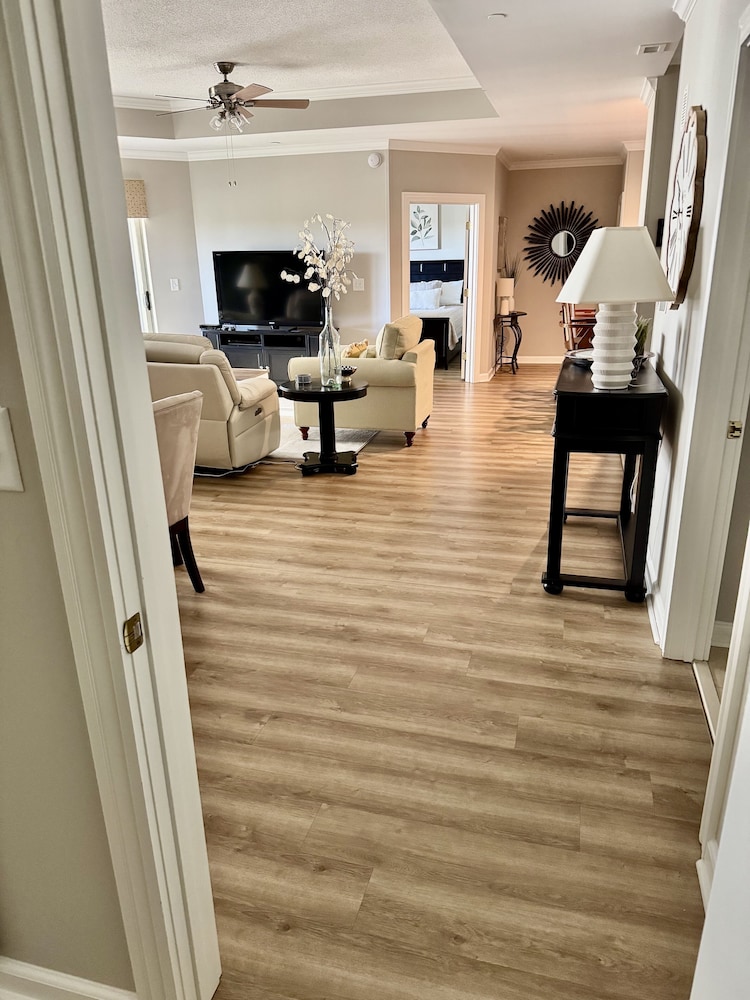 Oceanview Condo With Amenities, 703 Royale Palms 2 Bedroom Condo