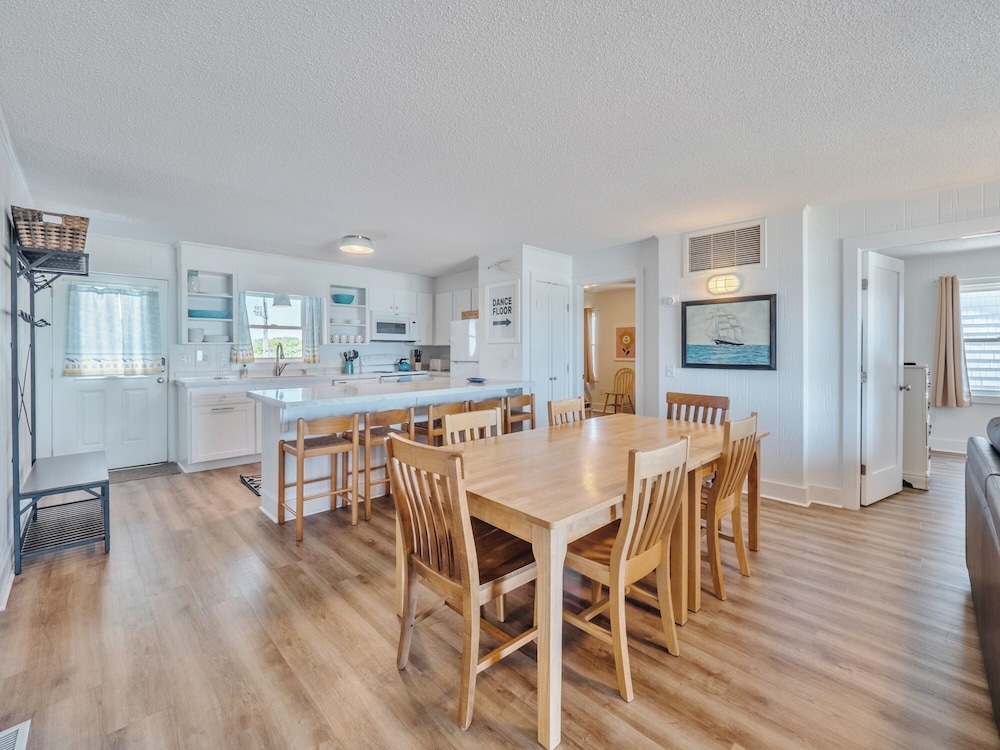 Walking on Sunshine by Topsail Realty