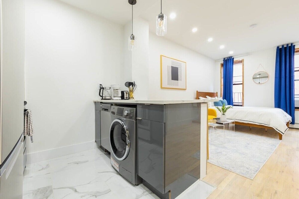 1597 New York Apt
