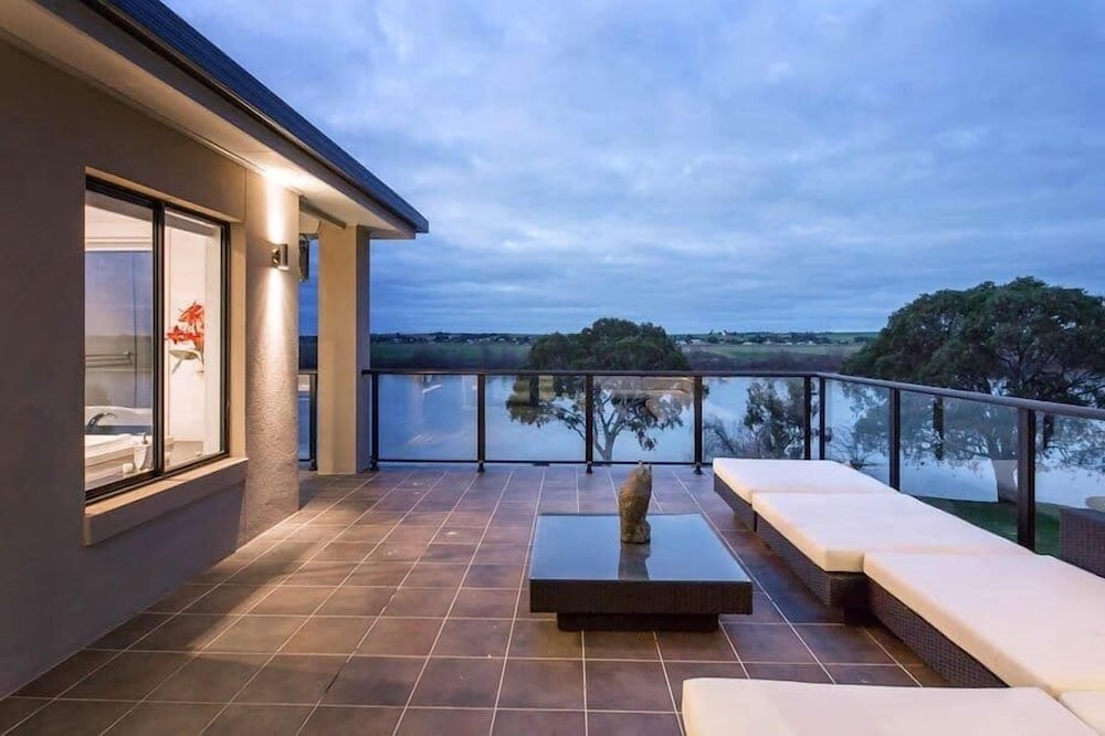 River Devine Murray Bridge view 2