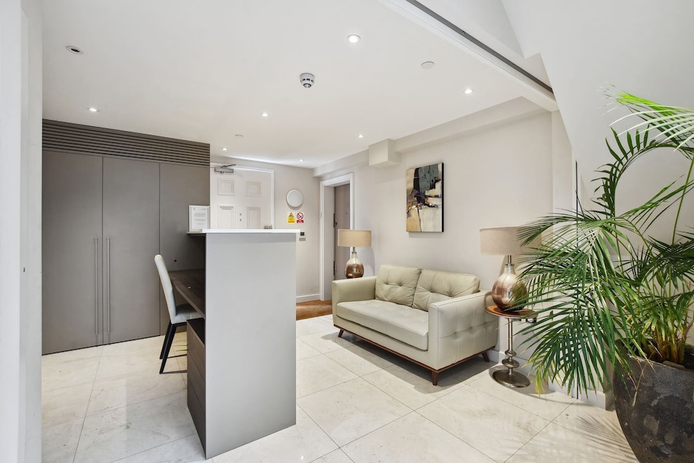 Buckingham Palace by Aeria Apartments