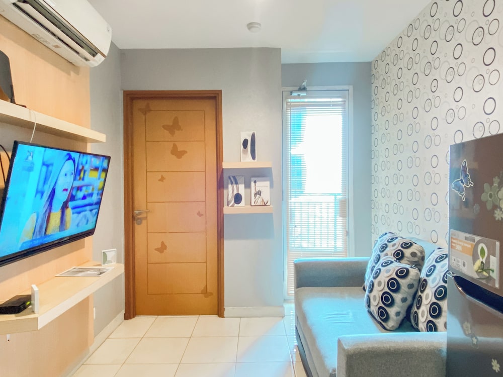 Relaxing And Homey 2Br Cinere Bellevue Suites Apartment
