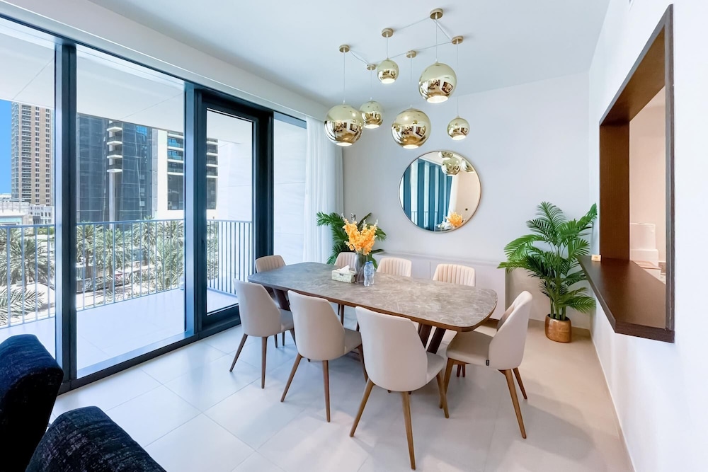 Lux 4BR Duplex in Blvd of Downtown