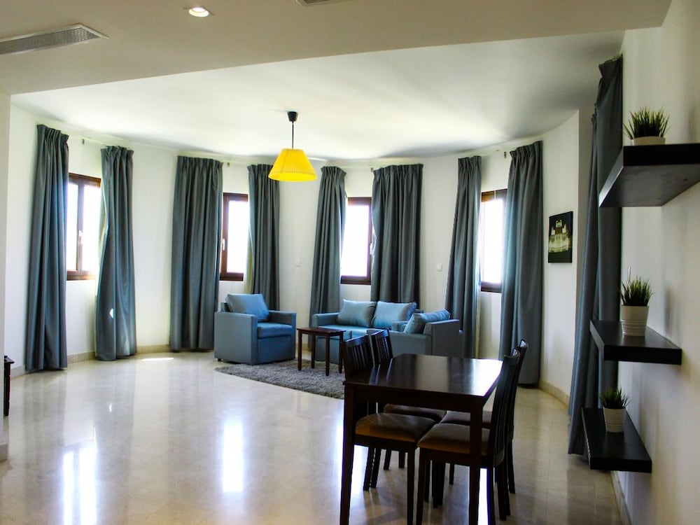 Marina View Luxury Retreat