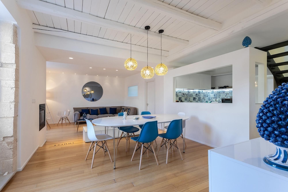 Mirror Apartment With Seaview Terrace photo 1
