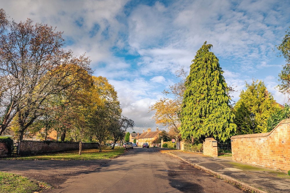 Two Cottages near Stratford-upon-Avon