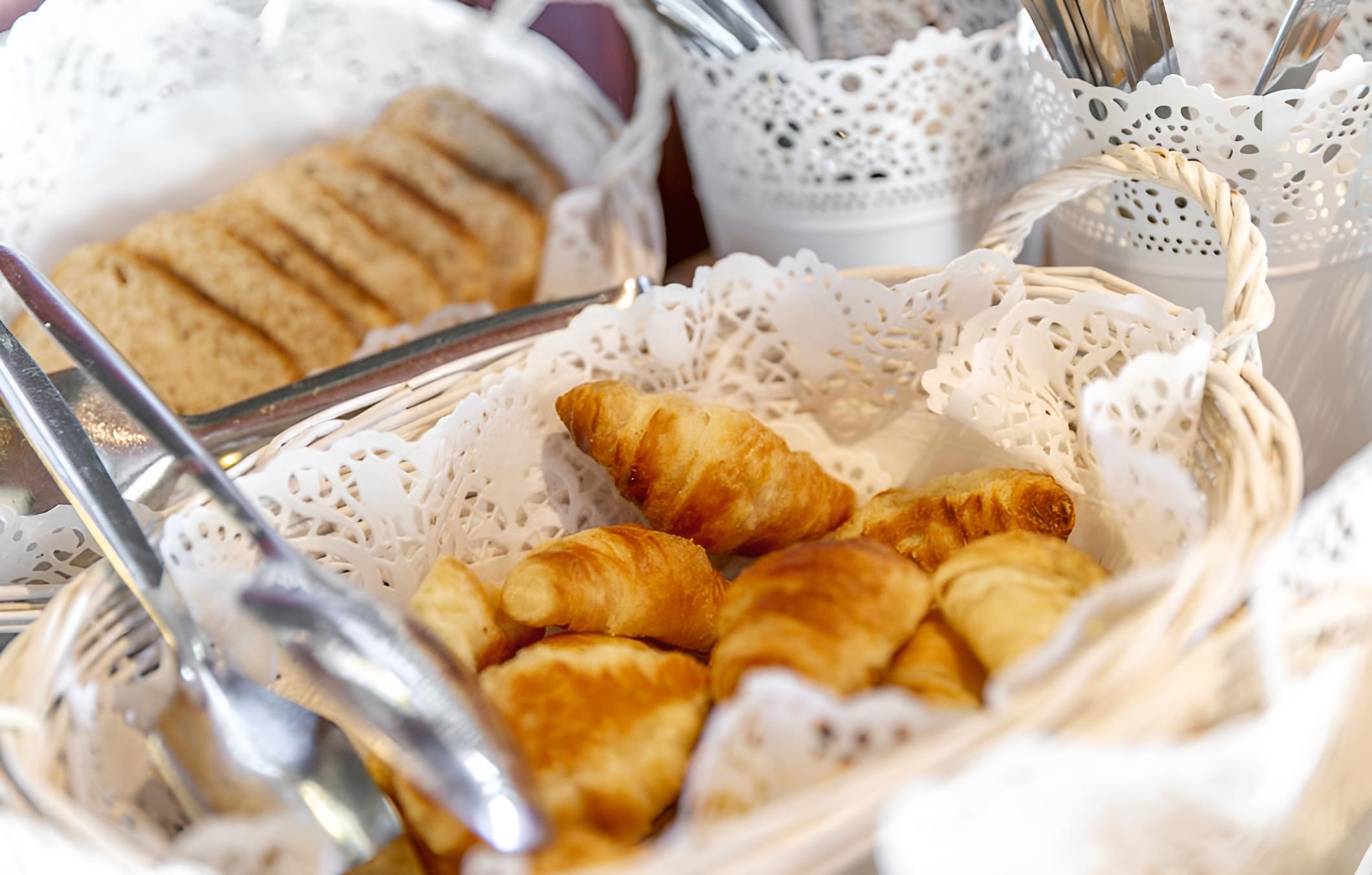 Bron Vacations - Brit Hotel Lyon Eurexpo - Property Image 15