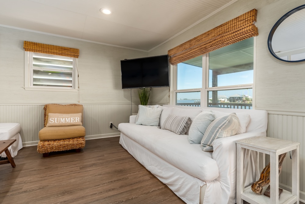 Sunny Side Up Ii - 320 Port Royal St 3 Bedroom Home