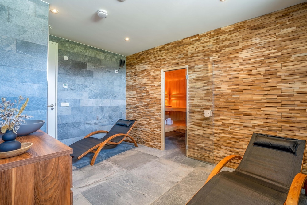 Modern, Luxurious and Sustainable Nature Villa