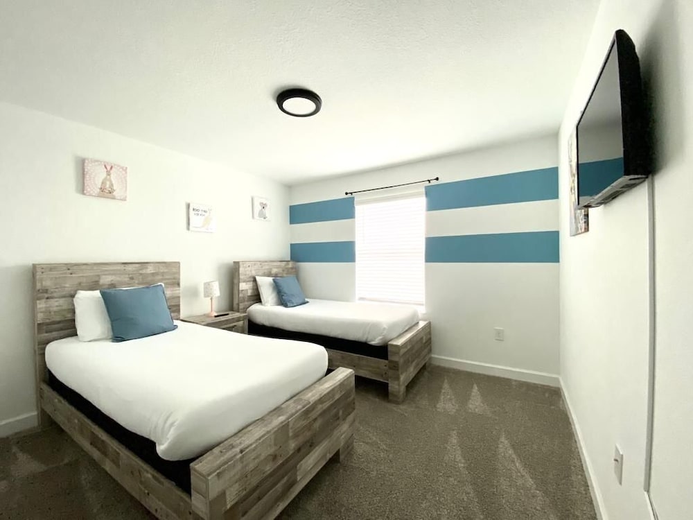 4br/3ba Private Pool Storey Lake Resort Best Location Near Disney!