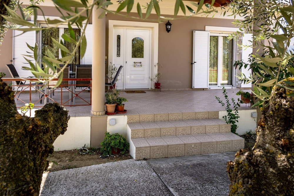 Villa Stella, 2 Bedrooms, Wifi, Near The Beach view 5