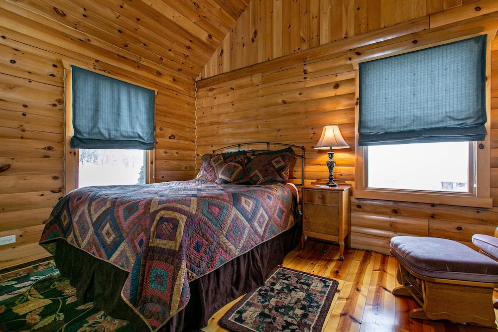 Lorelei Cabins Edelweiss view 2