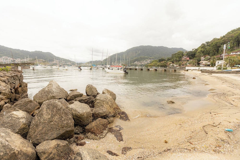 Ref gio em Angra - Su te Vista Mar Pet Friendly