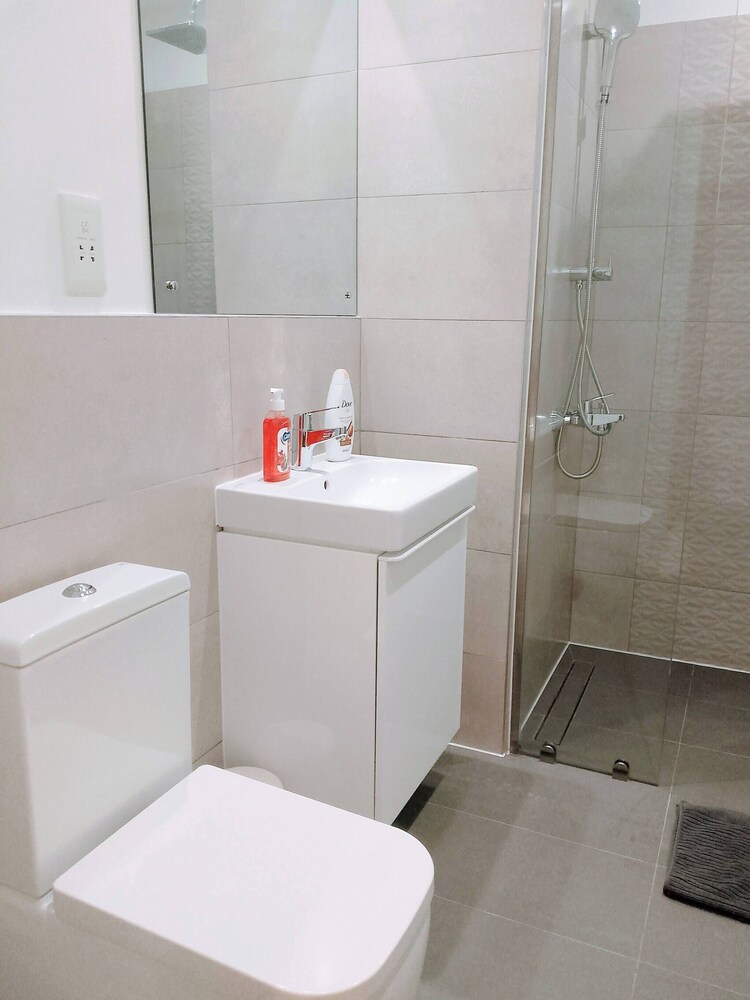 Unique 2 BDR Apartment at Loxwood House With Rooftop Pool and Gym