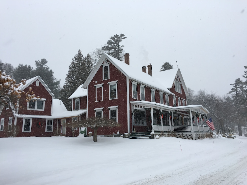 The Lake House at Ferry Point