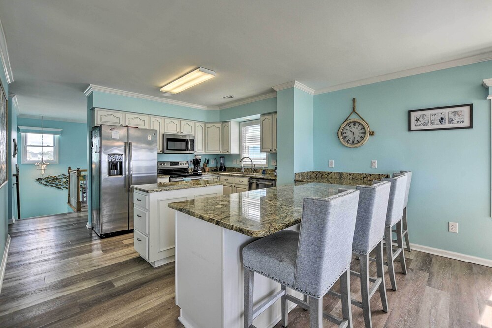 Large-group Getaway - Beachfront Home w/ Pool! view 3
