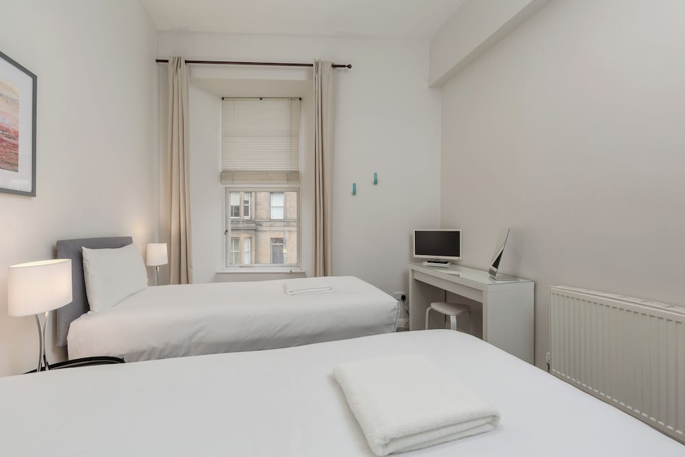 Destination Edinburgh Apartments- Southside Apartments