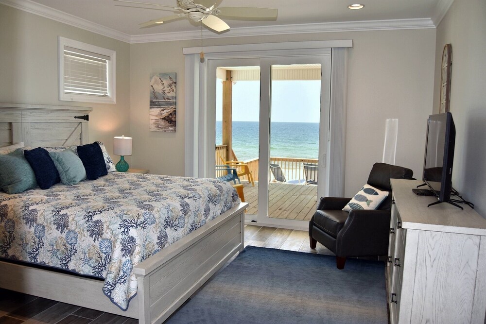 Pelicans Perch - Half Acre Private Lot Directly On The Gulf Of Mexico. The Perfect Setting For Life Long Family Memories! 4 Bedroom Home by RedAwning view 4