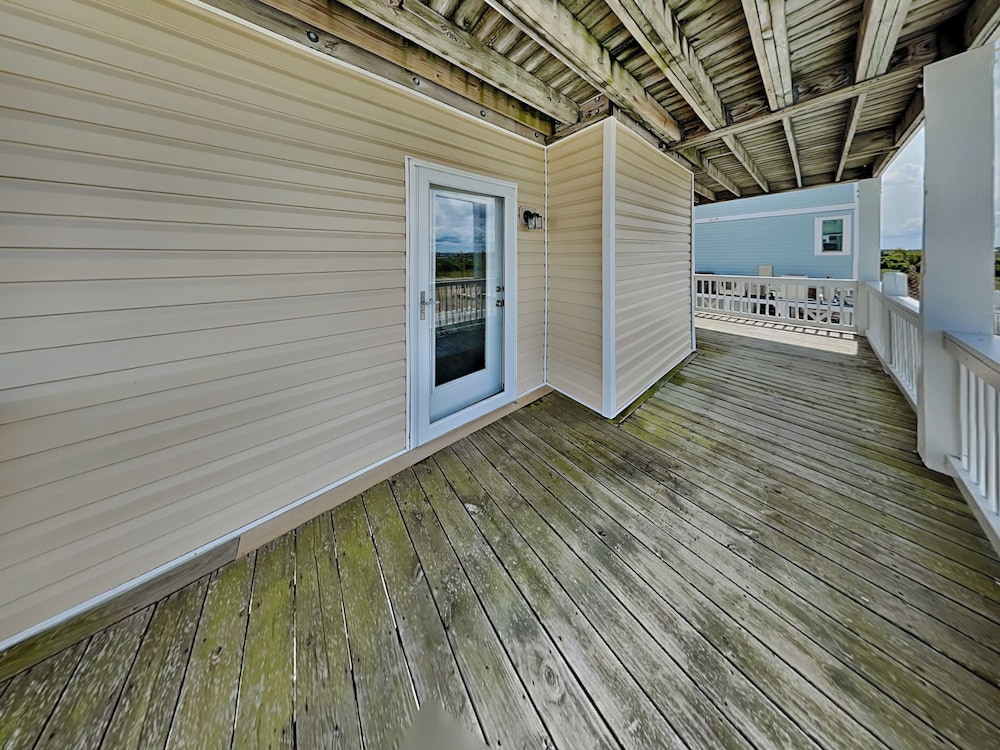 Starfish Escape by Topsail Realty