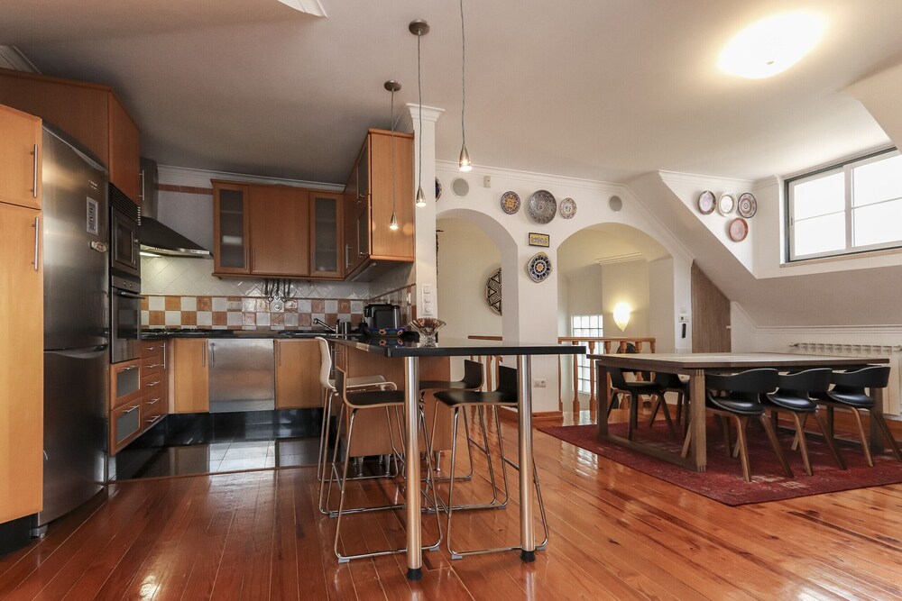 Grand Parliment Duplex by Homing