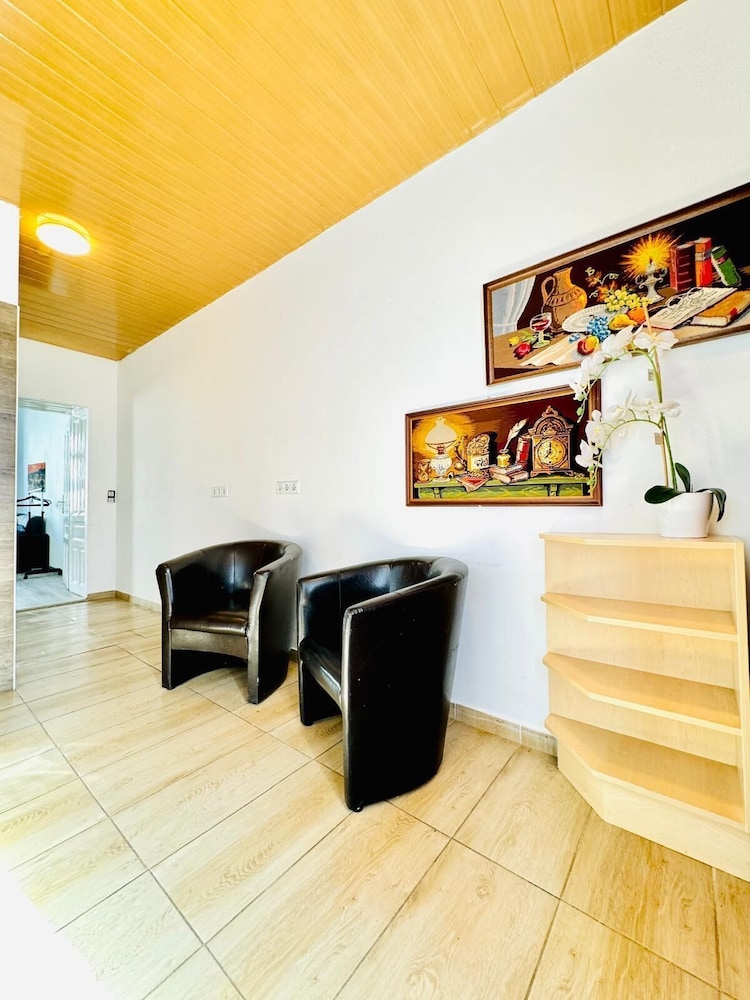 Welcoming Studio Stay Near FAC Platz