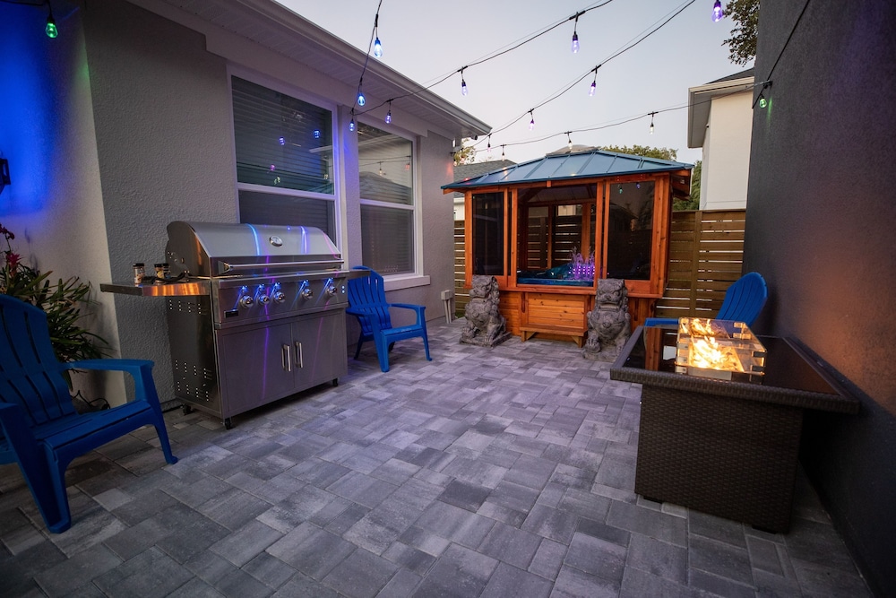 Newly Constructed Modern Pet Friendly Zen Home W/ Private Home Theater & Hot Tub! 1 Bedroom Home by RedAwning