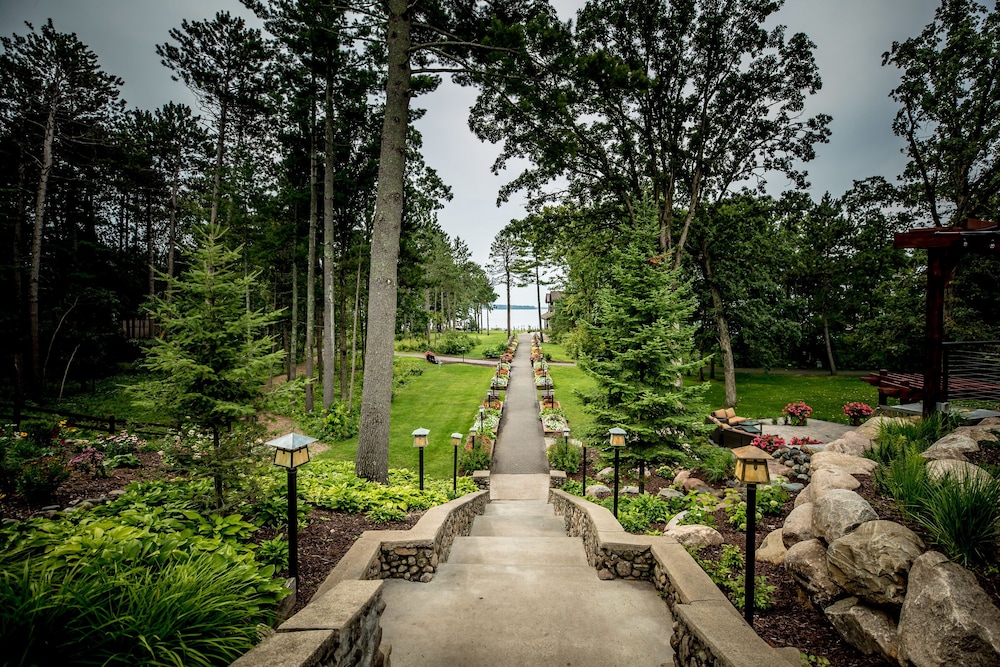 Grand View Lodge