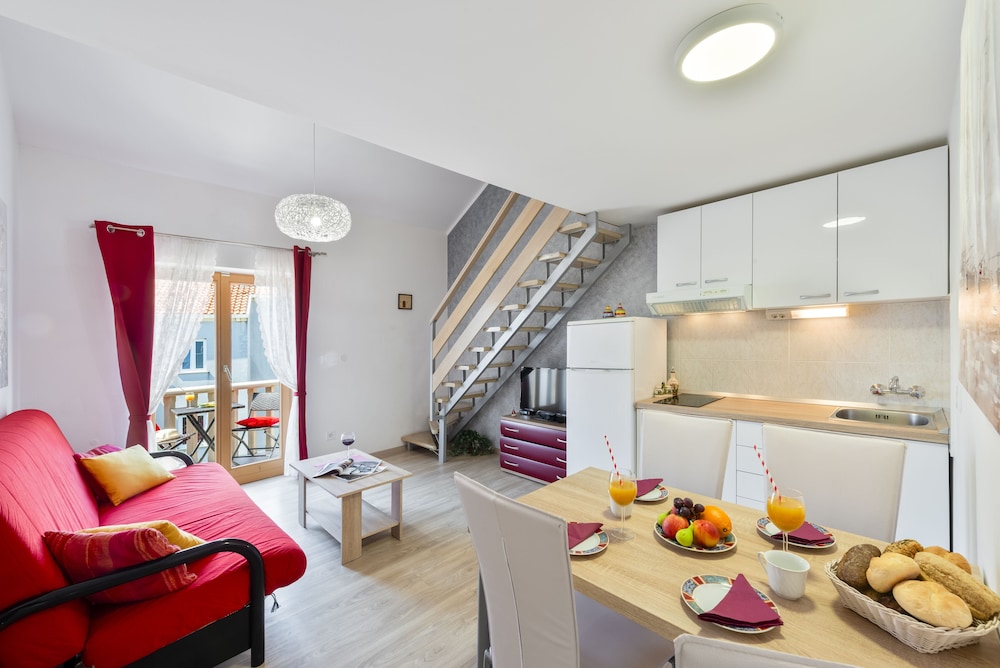 Cina Apartments