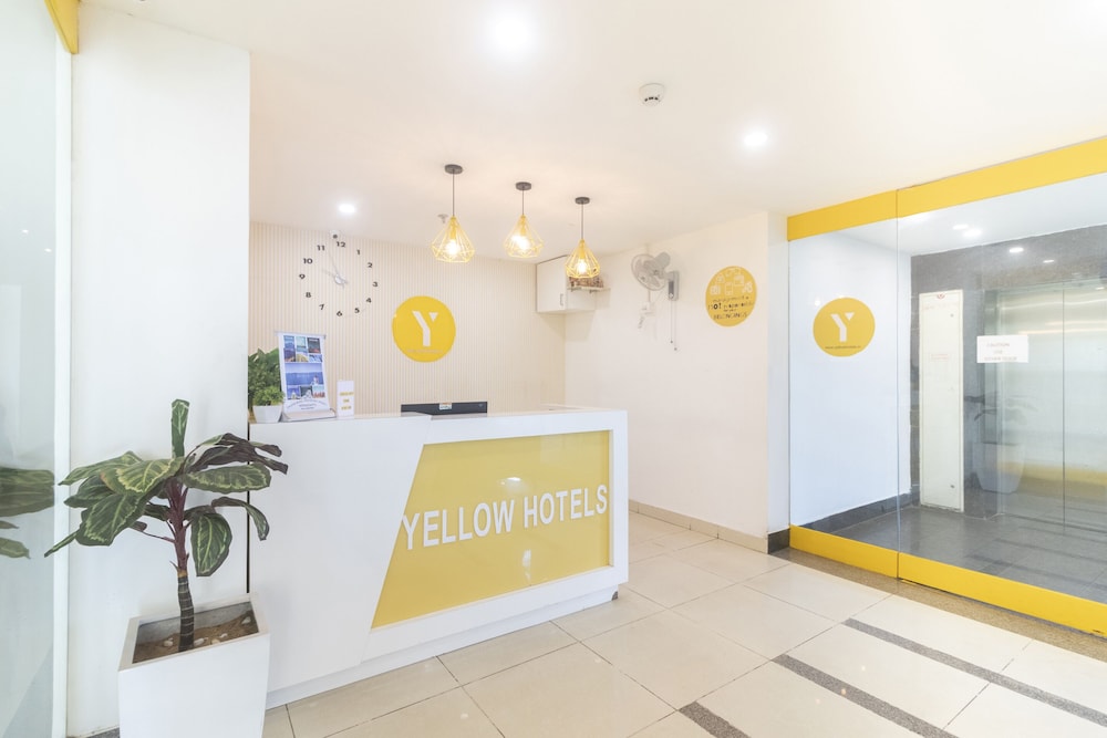 OYO 16340 Yellow Hotels