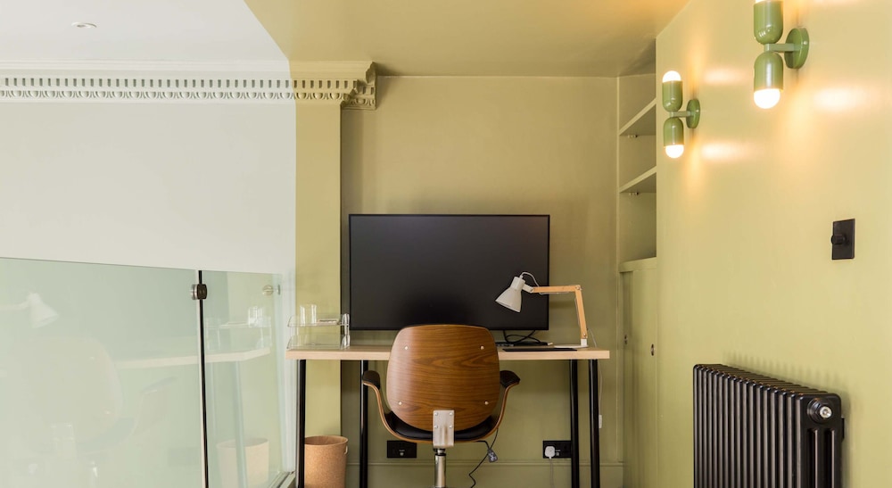 Beautiful Paddington Loft-style Apartment
