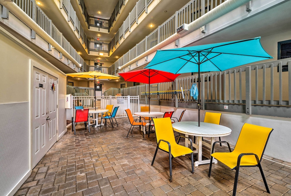Ocean-view Balcony: Myrtle Beach Resort Condo!