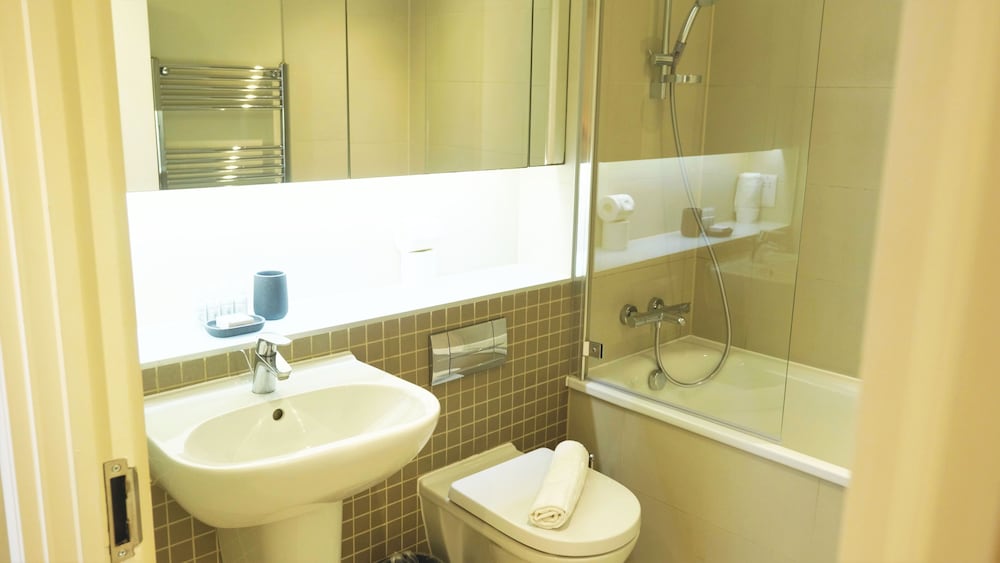Accomodo London Southbank - Spacious & Elegant Apartments near Big Ben & London Eye
