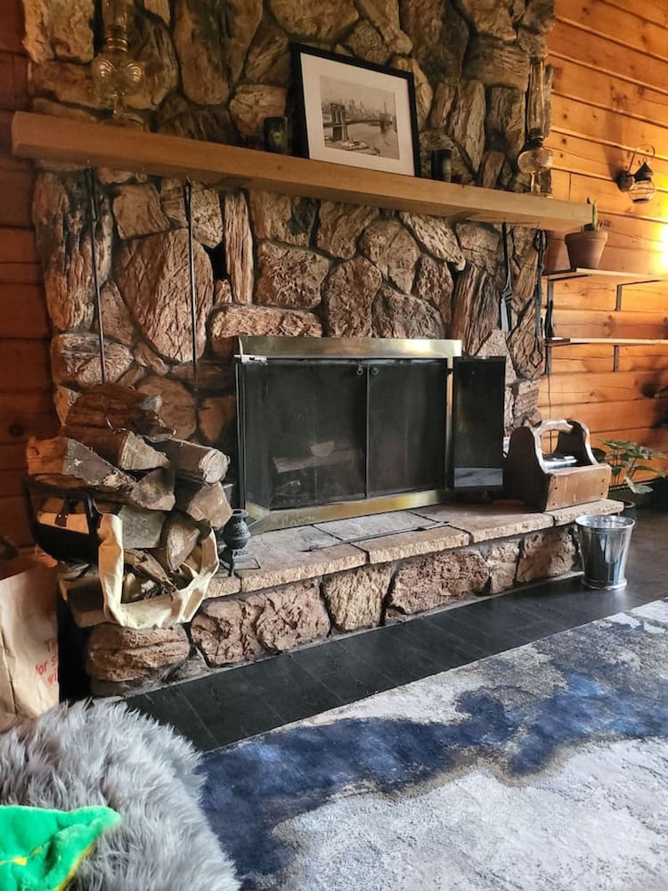 Rustic Modern Cabin w Hot Tub 1 5 hrs From NYC