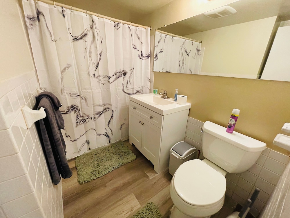 Comfortable 1BR in Elkins Park Parking Pool