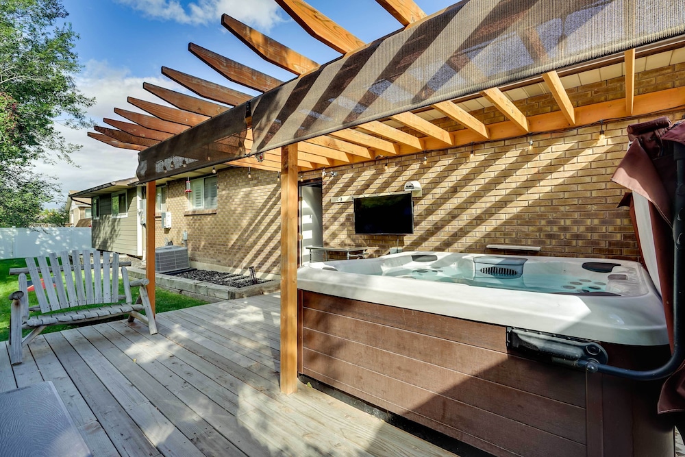 Updated Ranch Apartment w/ Deck - 9 Mi to Downtown - Property Image 8