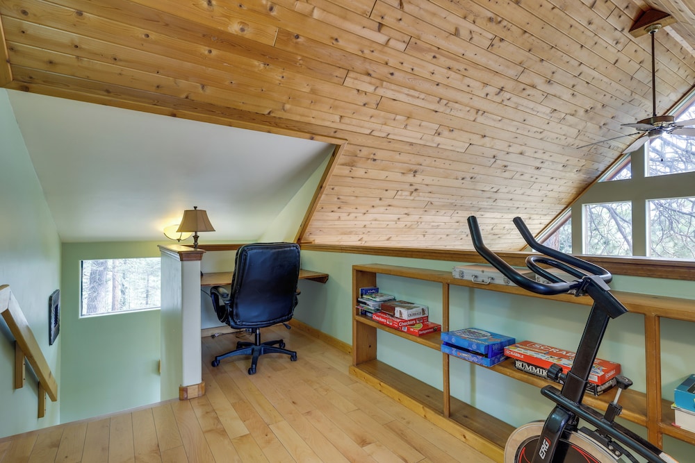 2 Min to Hiking: Cabin w/ Deck in Angel Fire
