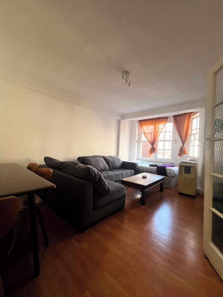 Marble Arch Chic Apartment With Air Conditioner