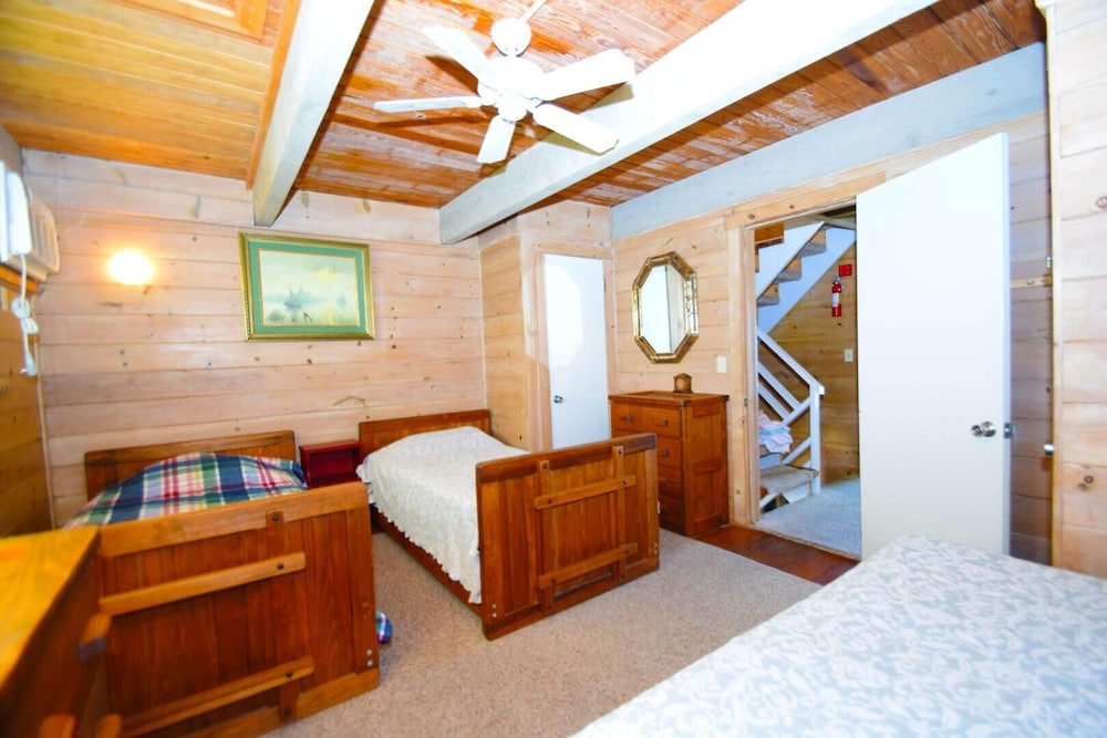 Beachwalk II 12 4 Bedroom Condo by RedAwning view 4