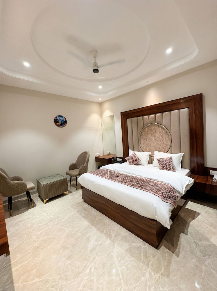 Hotel The Royal King