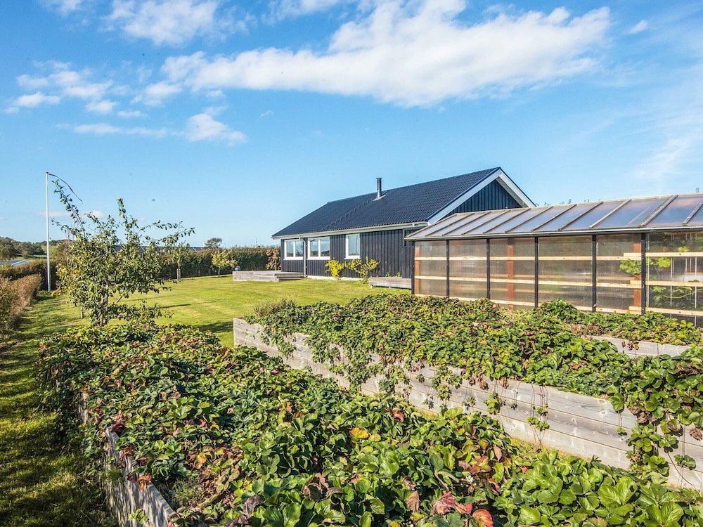 6 Person Holiday Home in Ebeltoft
