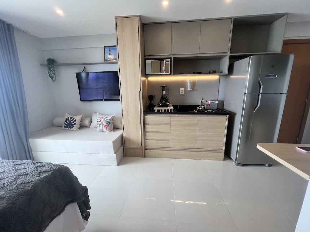 Stay Just Steps From Itapua Beach, With Pool and gym - RGF