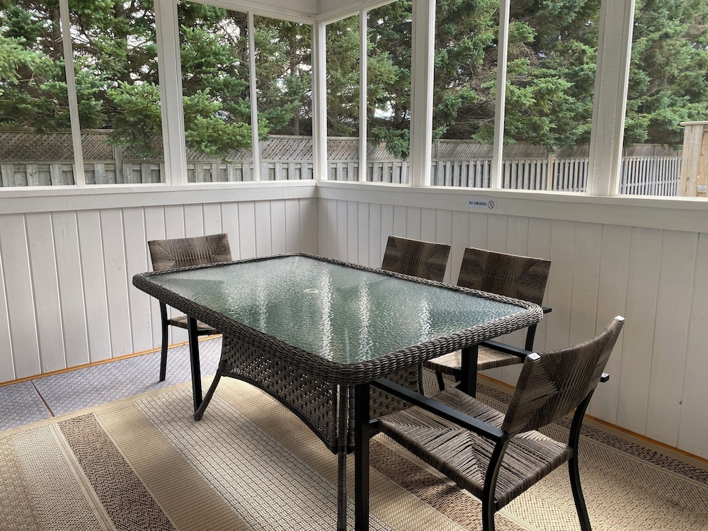 Parkside Cottages and Suites