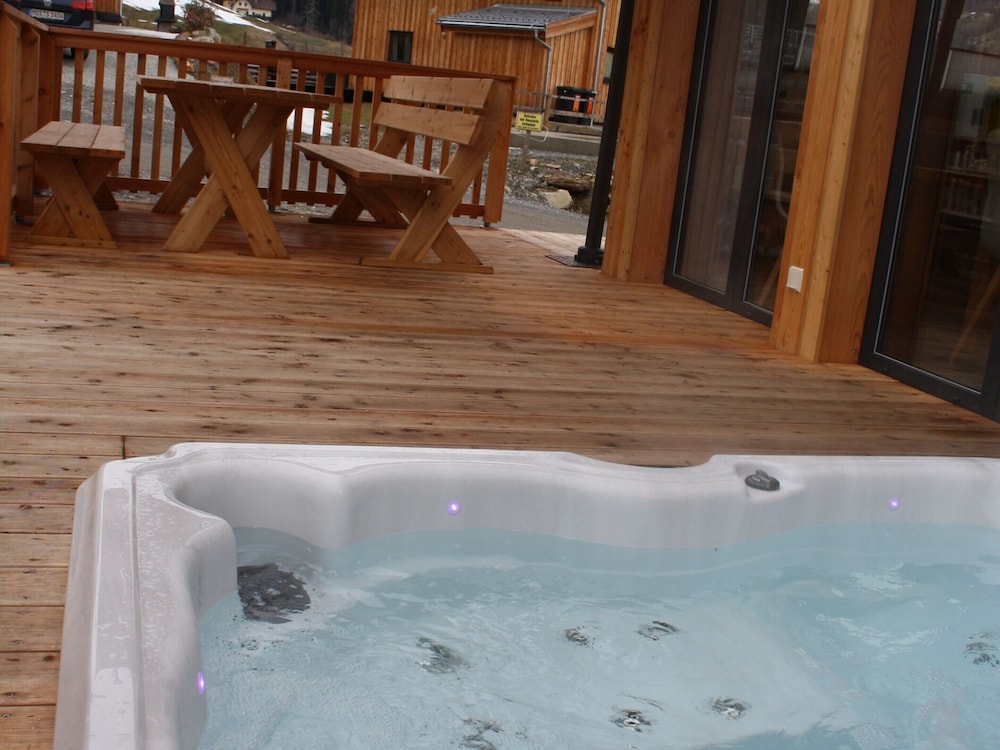Lovely Chalet With hot tub