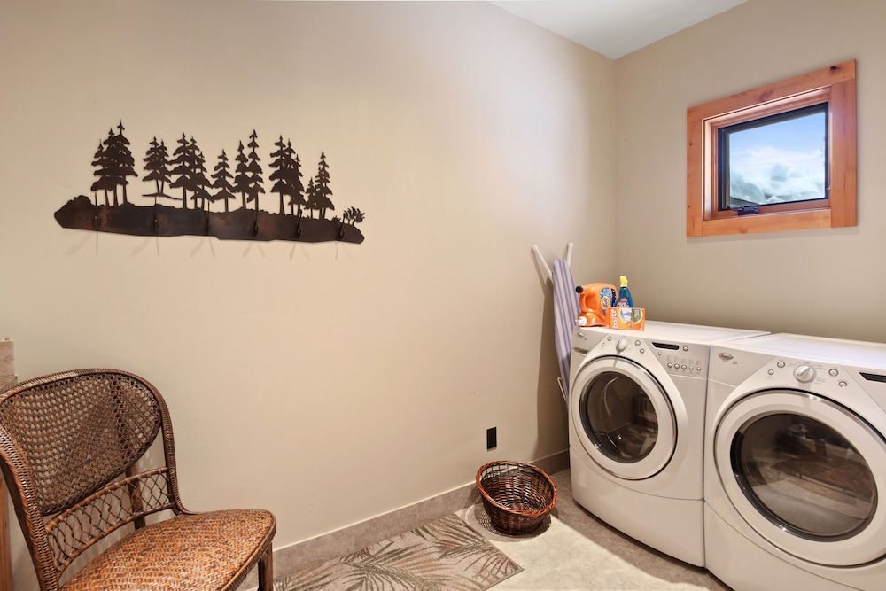 Lake Tahoe Vacations - Wulf's Lodge at Squaw Valley - Property Image 1