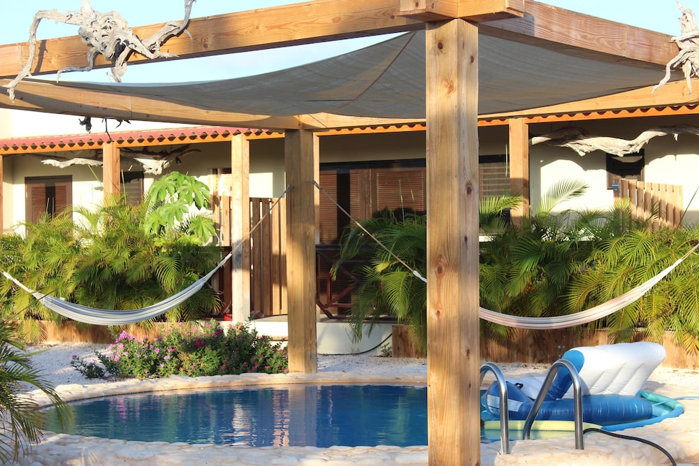 Guesthouse Balot's Place