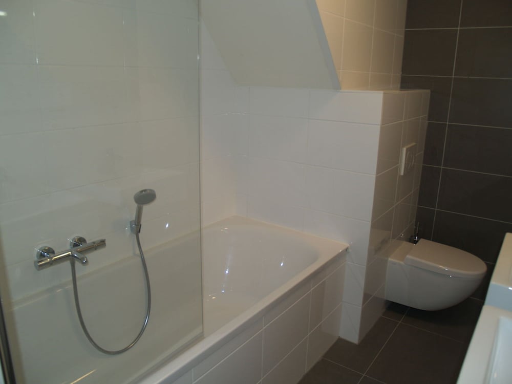Spacious Holiday Home on the Markermeer view 4